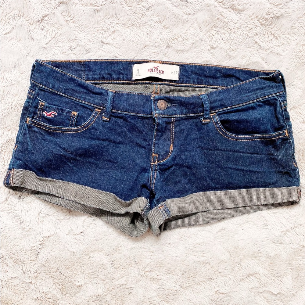 *SOLD* Hollister Jean Shorts: Sz 5 - EUC